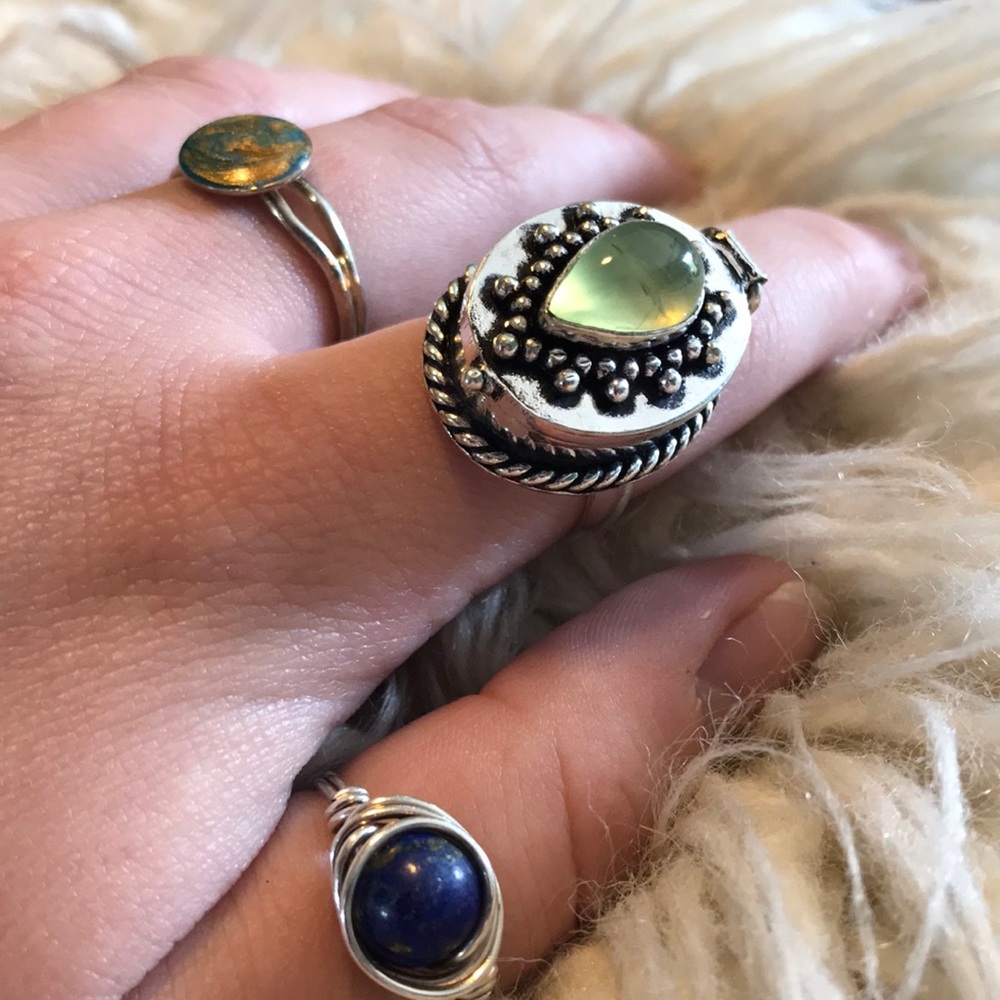 Poison / Pill Box Stash Locket Ring - Picture 8 of 8